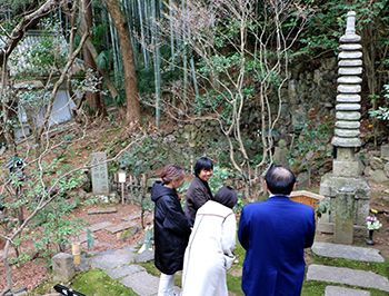 建礼門院の墓